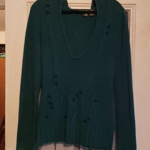 V neck sweater